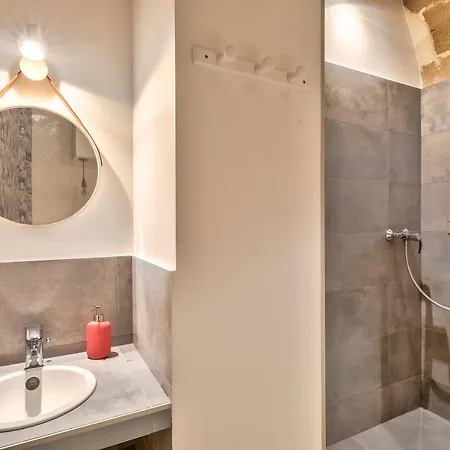 New Stunning 4 Bdrs Apt, With Ac - Le Marais Appartamento