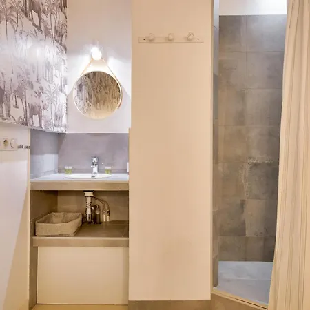 New Stunning 4 Bdrs Apt, With Ac - Le Marais * Parigi
