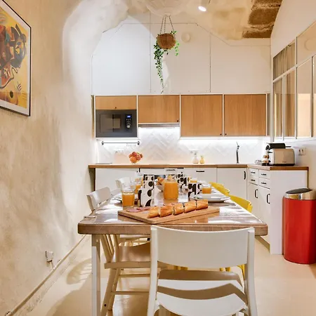 New Stunning 4 Bdrs Apt, With Ac - Le Marais Appartamento *